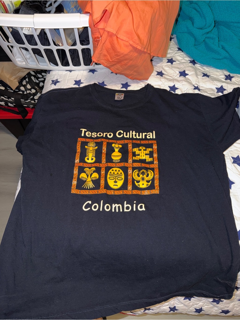 Tesoro Cultural Colombia Graphic Tee - Navy with Yellow Print